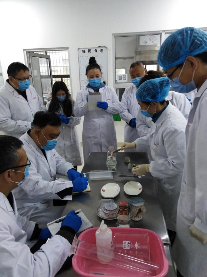 餐(饮)具抽样巨变 专业技术护航 —泰安市食品药品检验检测研究院开展